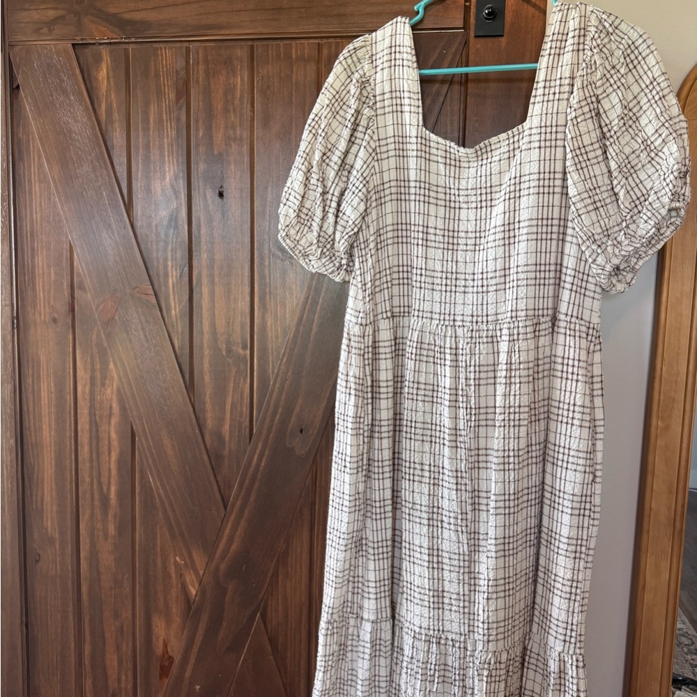 Classic Square-Neck Puff Sleeve Midi Dress in Cream Plaid